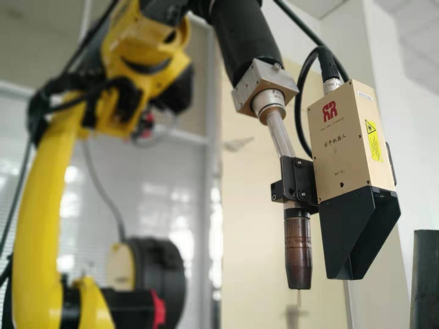 18新利讲堂：你知道弧焊机器人涉及到的关键技术有哪些吗？